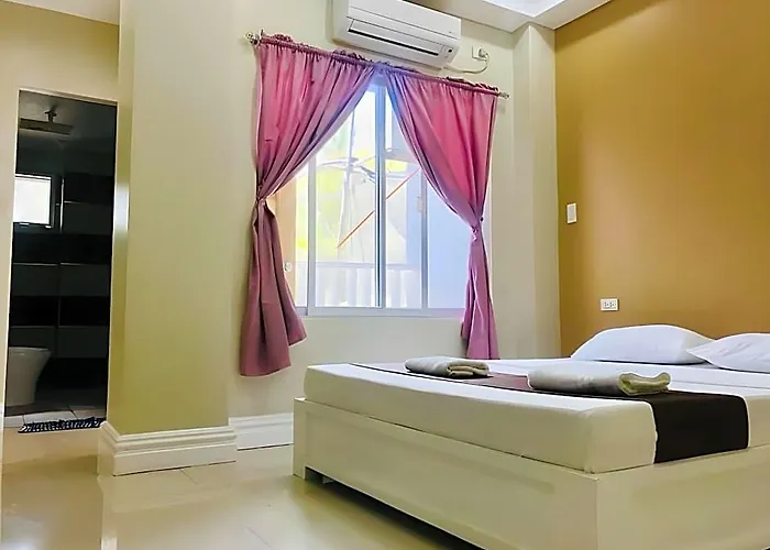 Sandscape Hotel Santa Fe (Cebu)